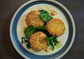 Bramborové karbanátky s modrým sýrem podle Marka Fichtnera