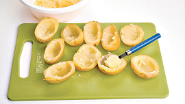 Bramborové misky s křenem