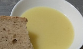 Celerová krémová polévka se šunkou (Bez šunky, s čerstvým chlebom)