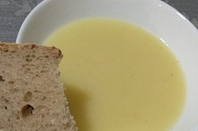 Bez šunky, s čerstvým chlebom