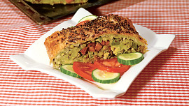 Čočkový závin se sušenými rajčaty a vejci