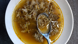 Dršťková polévka z kotrče