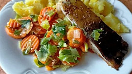 Kapr s dušenou zeleninou