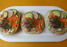 Pomazánka s bramborem a uzenou vepřovou panenkou