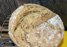 Špaldový chléb rychlý, bez hnětení, v troubě