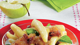 Bramborové šišky s jablečnými povidly