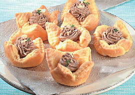 Domácí paštika v košíčku z listového těsta