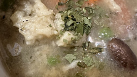 Houbovka s bramborovými noky