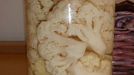 Květák ve sladkokyselém nálevu