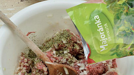 Nastavovaná sekaná s kroupami