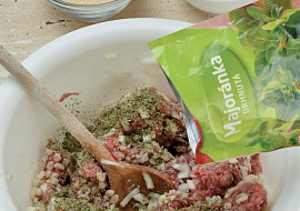 Nastavovaná sekaná s kroupami