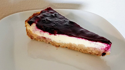 Nepečený cheesecake s ovocem a želatinou