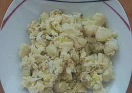 Noky opečené na špeku a pórku s vejci