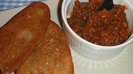 Pikantní lilková pomazánka