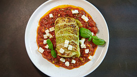 Plněný kapustový list s rajčatovou omáčkou podle Marka Fichtnera