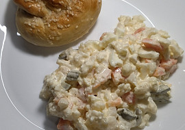 Skoro rybí salát z květáku