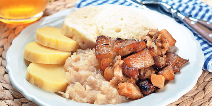 Vepřové výpečky se zelím