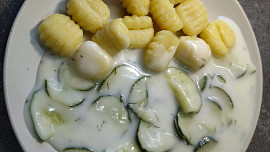 Omáčka ze salátových okurek