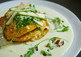 Slané dýňové lívance s omáčkou z podmáslí podle Marka Fichtnera