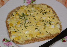 Vajíčková pomazánka s kukuřicí