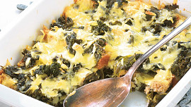 Zapečený kadeřávek s chlebem