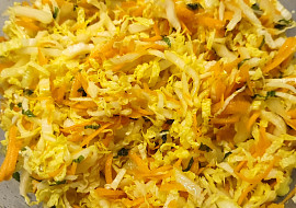 Zimní salát z pekingského zelí