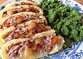 Bramborový závin s uzeným masem