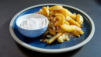 Císařský trhanec s karamelizovanými jablky podle Marka Fichtnera