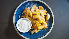 Císařský trhanec s karamelizovanými jablky podle Marka Fichtnera