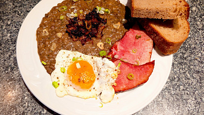 Čočka na česneku a cibulce