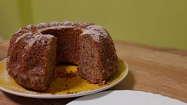 Maminčina ořechová bábovka