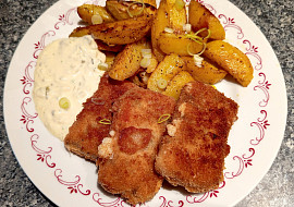 Smažená niva s domácím majonézovým dipem (Smažená Niva, pečené brambory a dip)