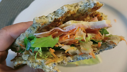 Plněná tvarohová tortilla bez mouky (vhodná pro diabetiky s nízkosacharidovou stravou)