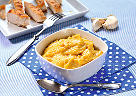 Domácí majonéza s pečeným česnekem