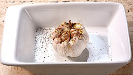 Domácí majonéza s pečeným česnekem