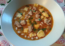 Fazolový guláš s vepřovým masem