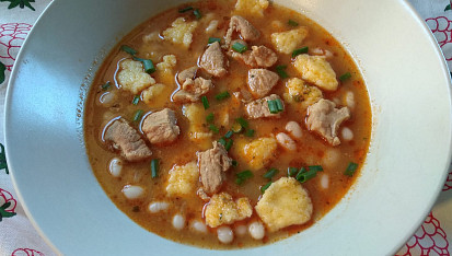 Fazolový guláš s vepřovým masem