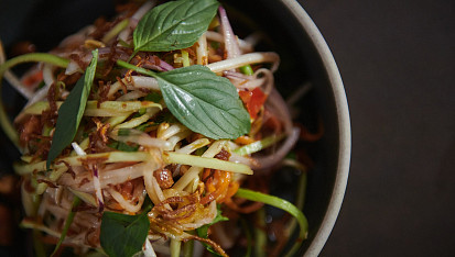 Kedlubnový salát podle Khanha Taa