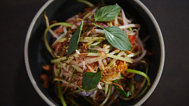 Kedlubnový salát podle Khanha Taa