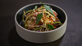 Kedlubnový salát podle Khanha Taa