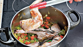 Králík s hořčičnou omáčkou