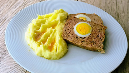 Kuřecí sekaná plněná vejci