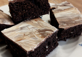 Perník s marcipánovou polevou