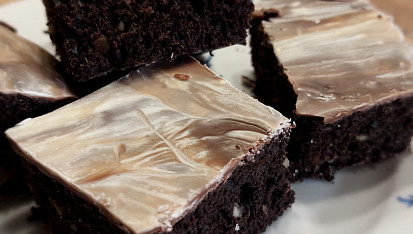 Perník s marcipánovou polevou