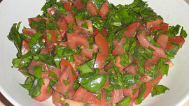 Rajčatový salát s medvědím česnekem