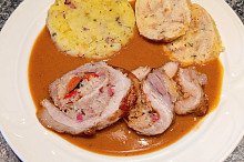 Roláda se šťouchačkama nebo s knedlíkem z toustovýho chleba