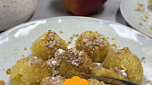 Jablečné knedlíčky ze 2 ingrediencí