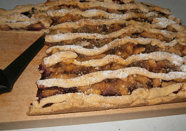 Jablečný linecký koláč