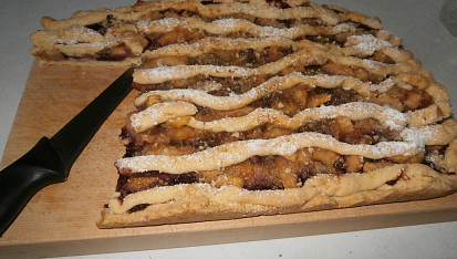 Jablečný linecký koláč