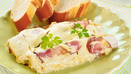 Pórek v kabátku z anglické slaniny